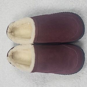 Acorn Burgundy Women's Slippers